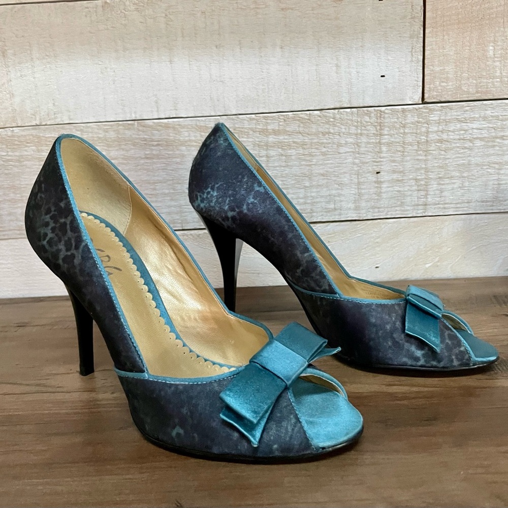 BOGO! ❤️BCBG Paris❤️ Vintage Pumps